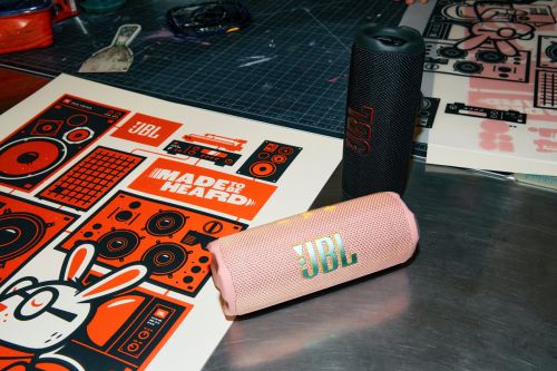 LIP7 音乐万花筒七代便携式蓝牙音箱全新上市凯发k8网站登录户外进阶自由开声 JBL F(图4)